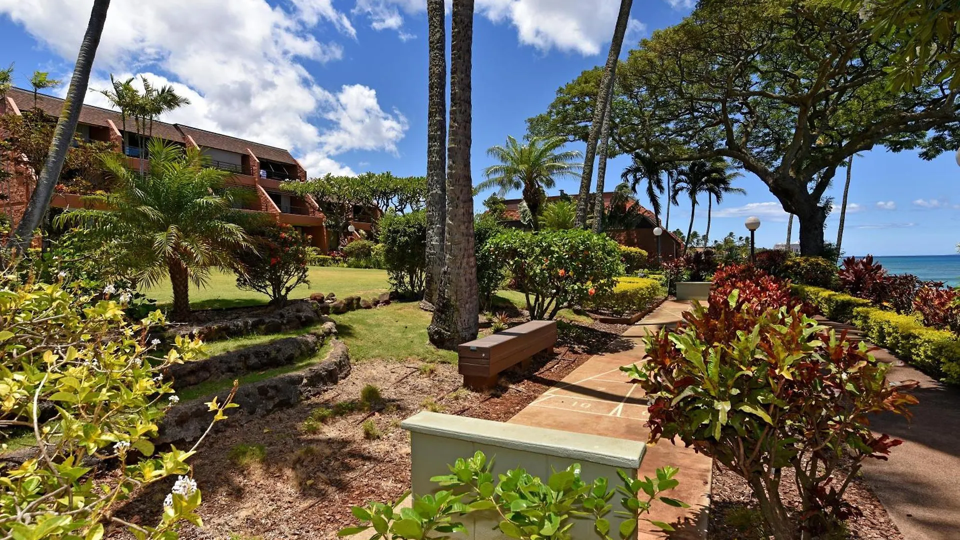 Largest One Bedroom At Kuleana - Oceanfront Unit!! 105 Kahana Apartamento